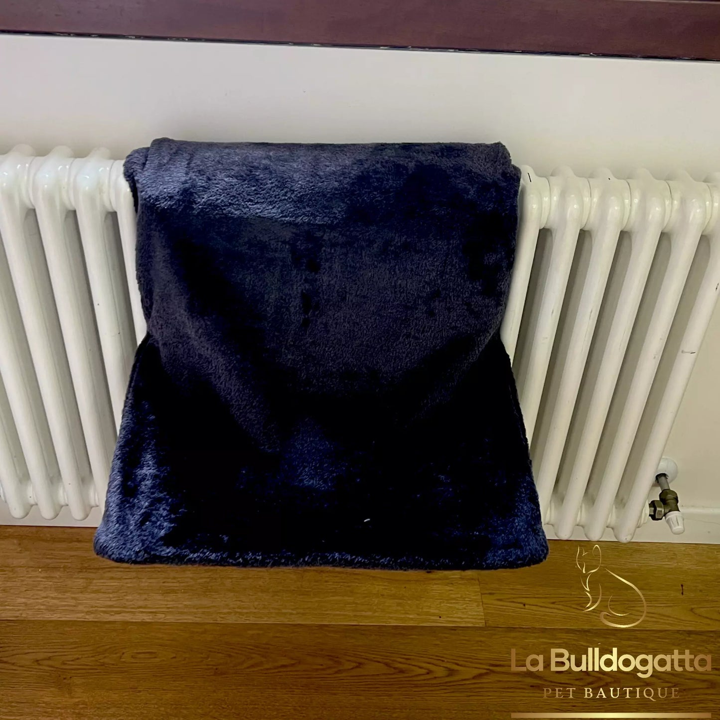 Radiator hammock for cats - Linear