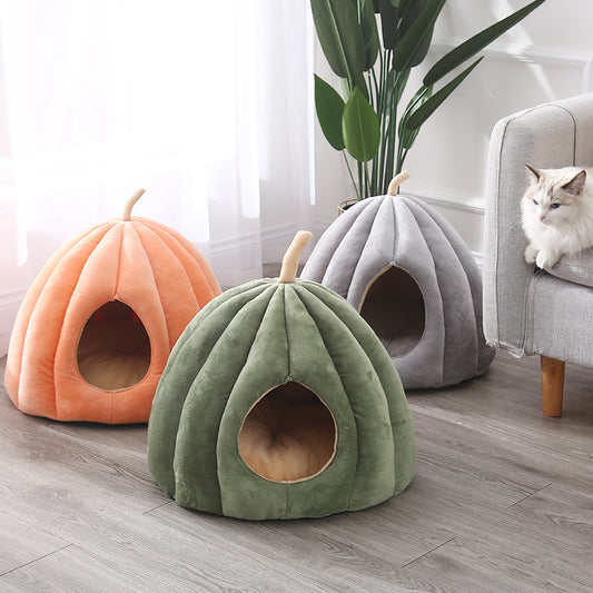 Cuccia a forma di zucca con cuscino rimovibile